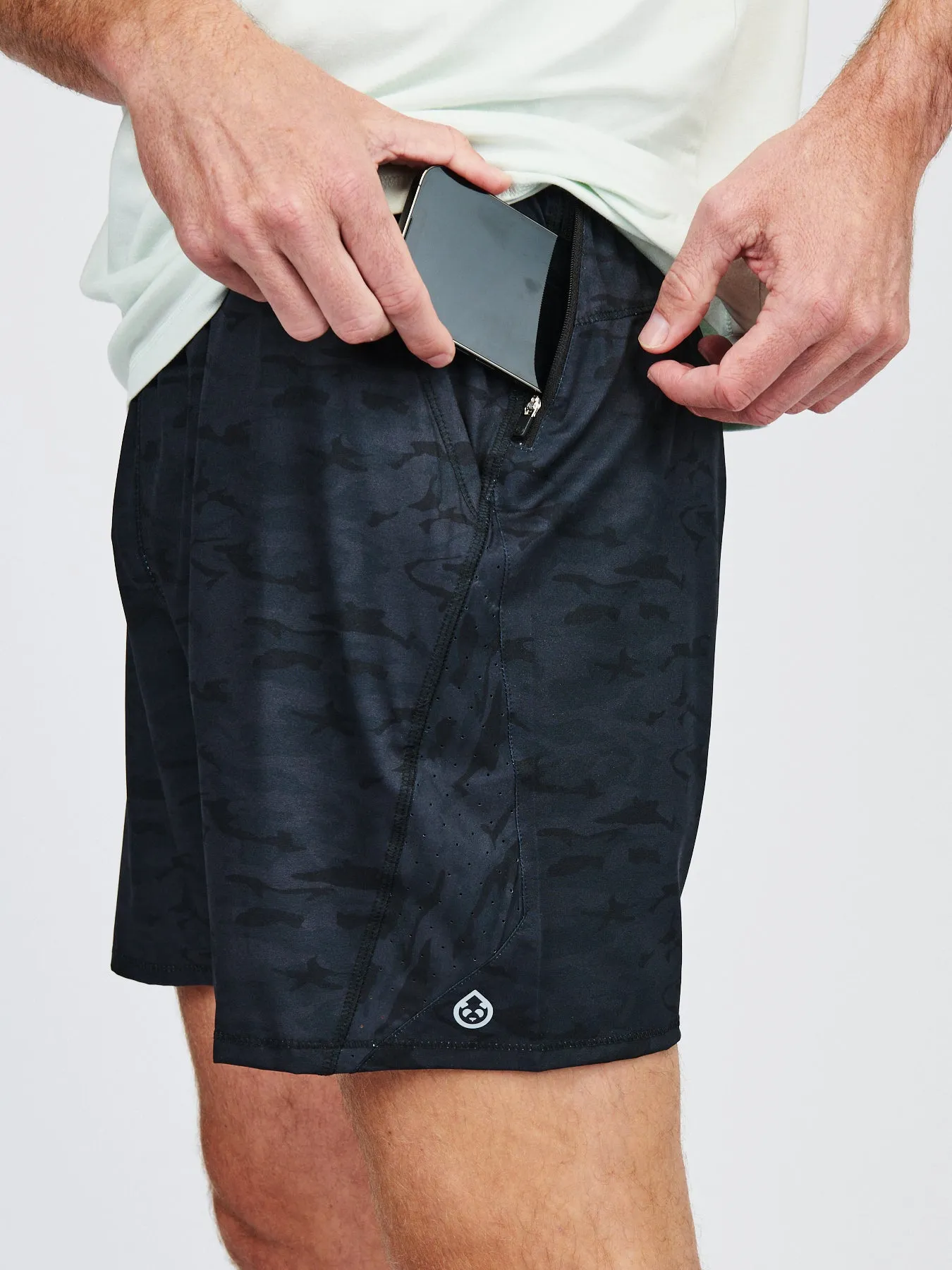 Weightless 7in Unlined Short