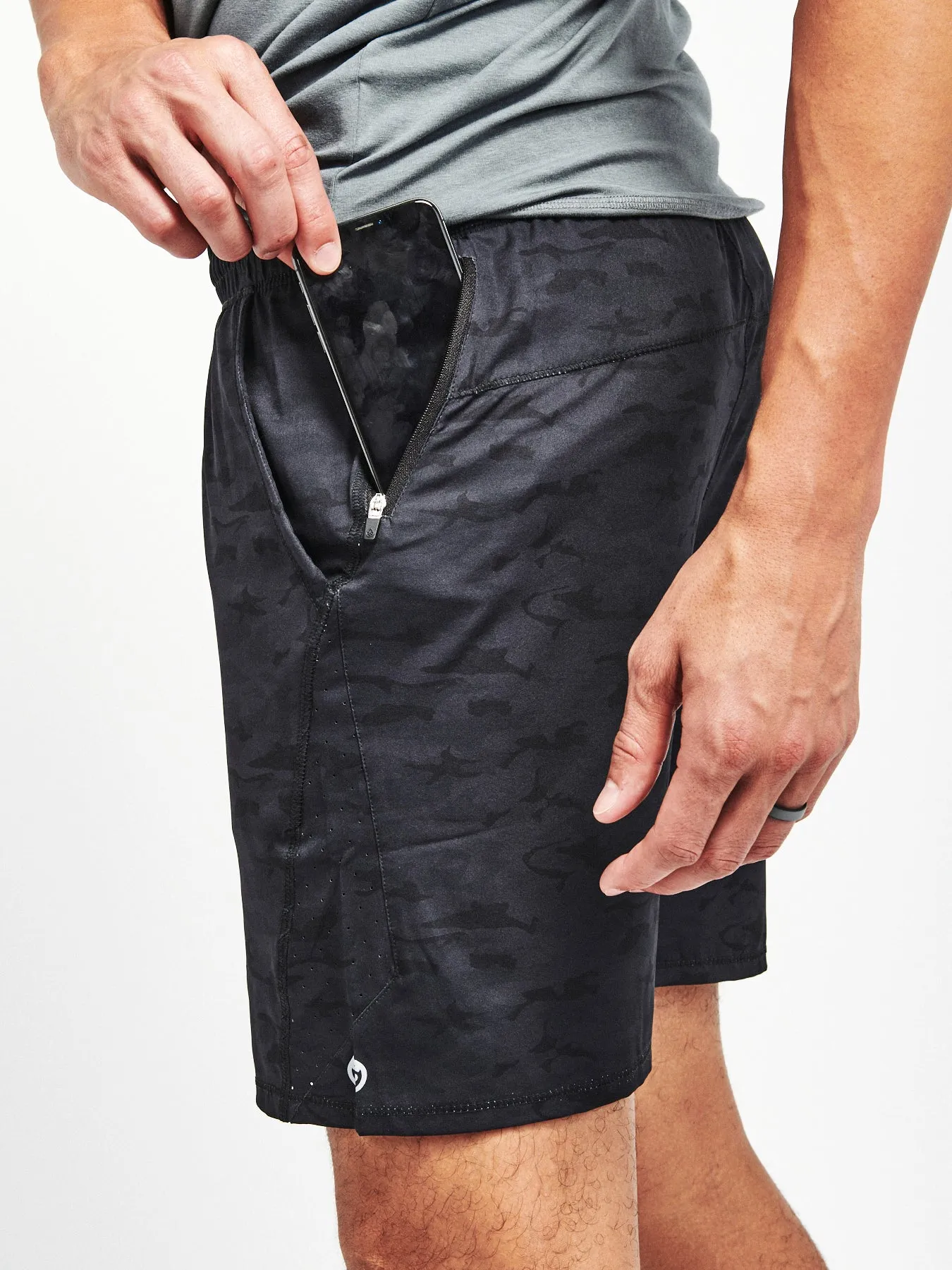 Weightless 7in Unlined Short