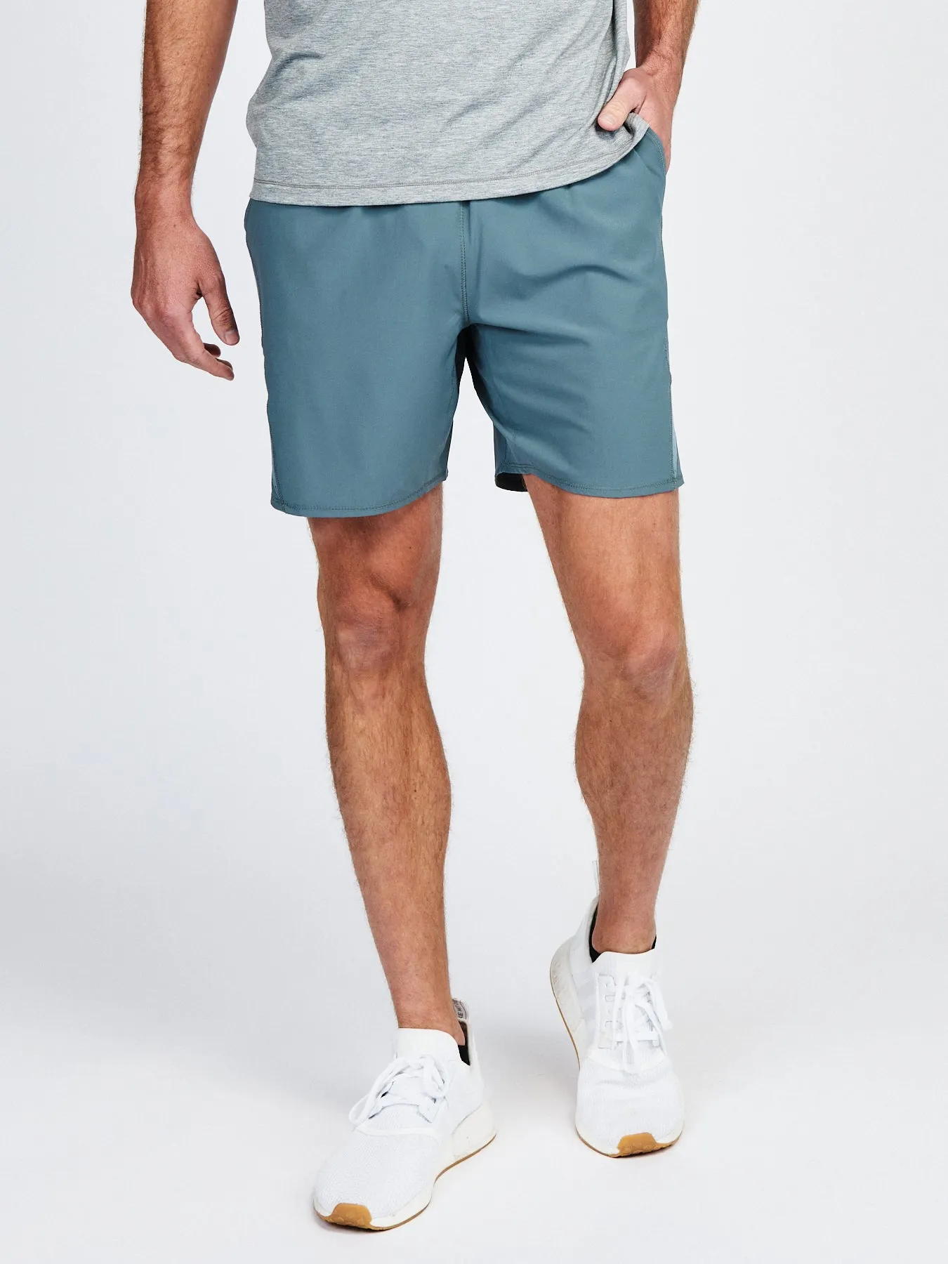 Weightless 7in Unlined Short