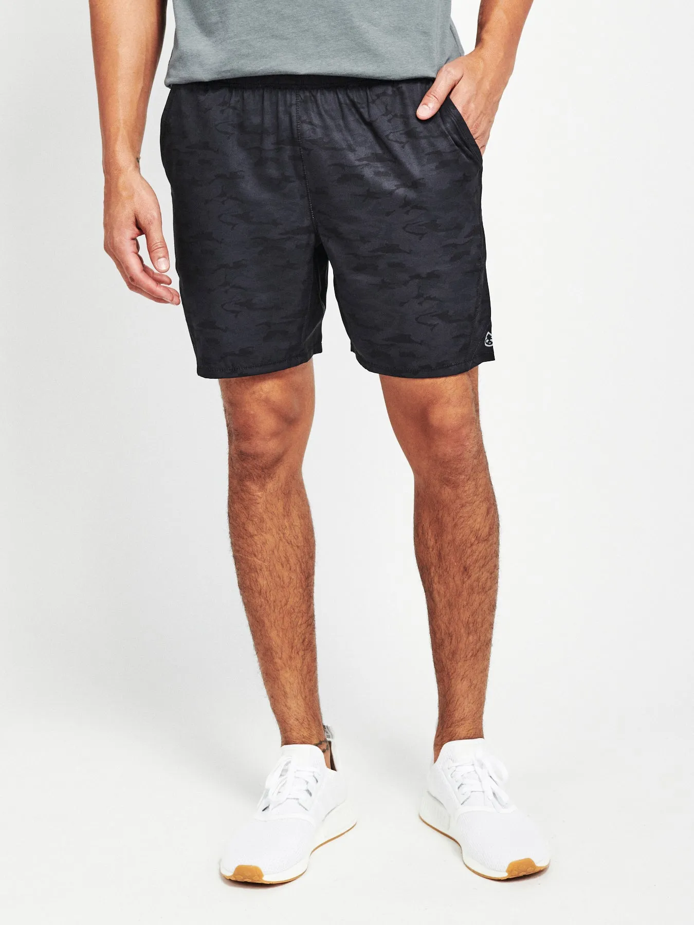 Weightless 7in Unlined Short