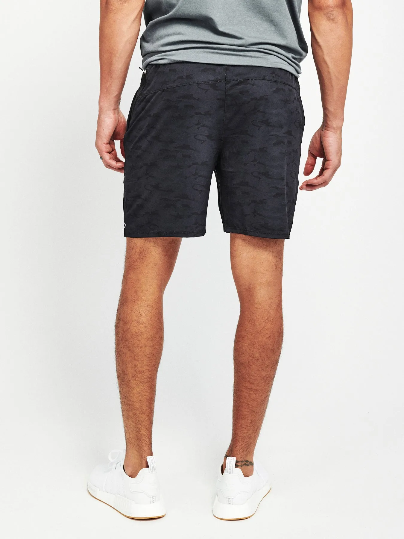 Weightless 7in Unlined Short