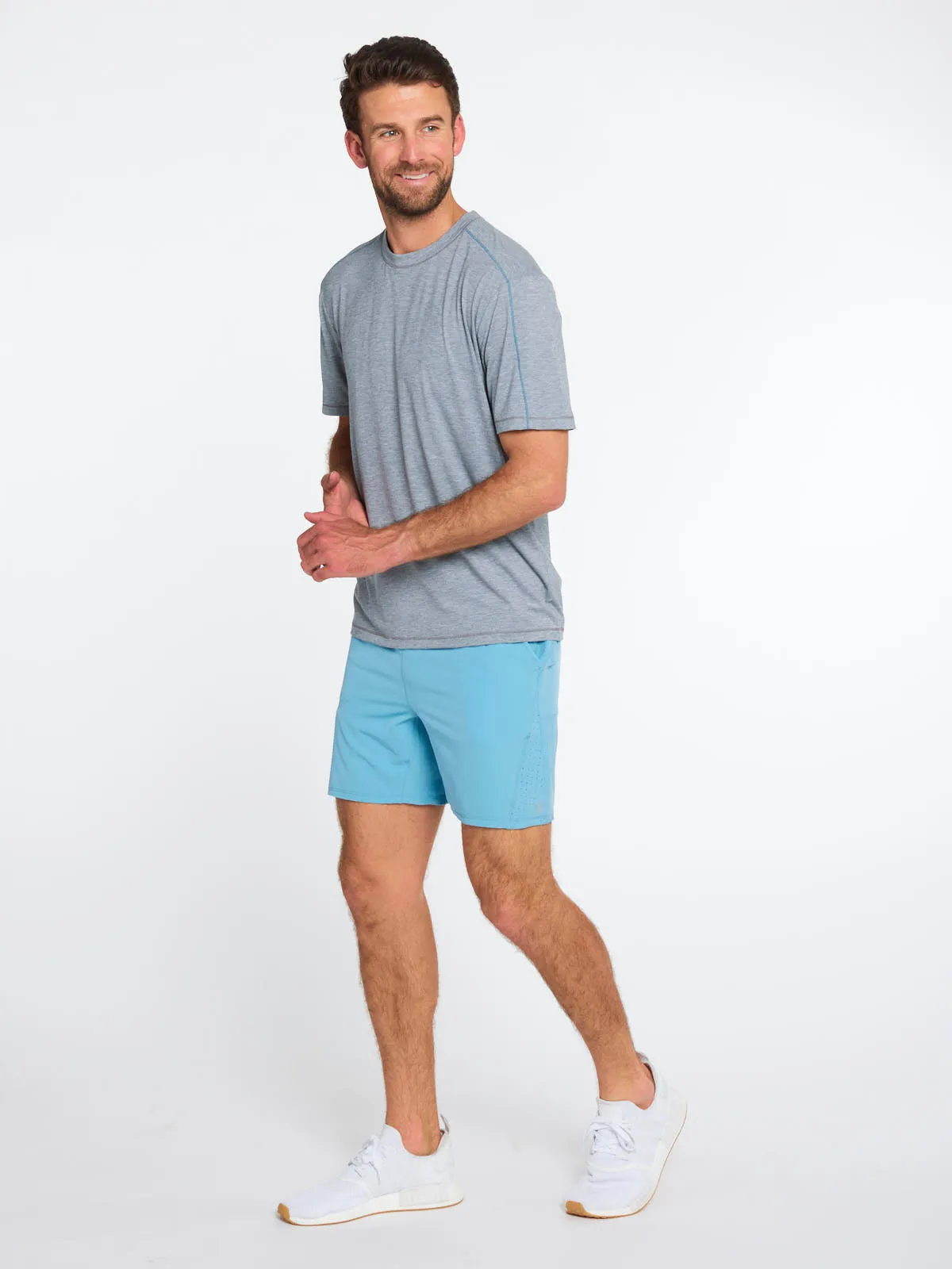Weightless 7in Unlined Short