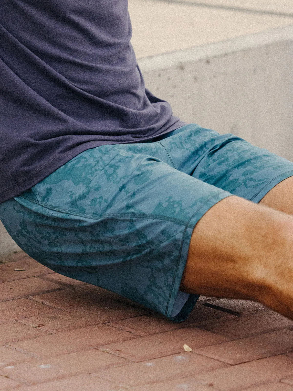 Weightless 7in Unlined Short