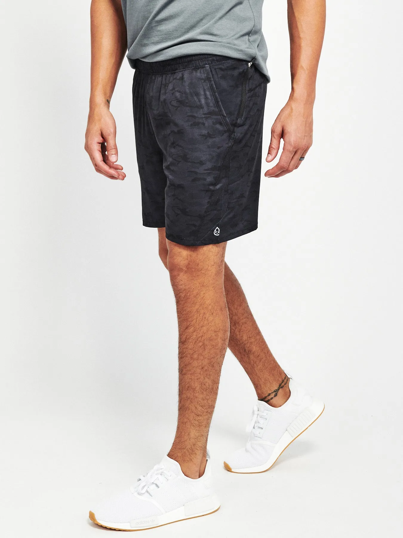 Weightless 7in Unlined Short