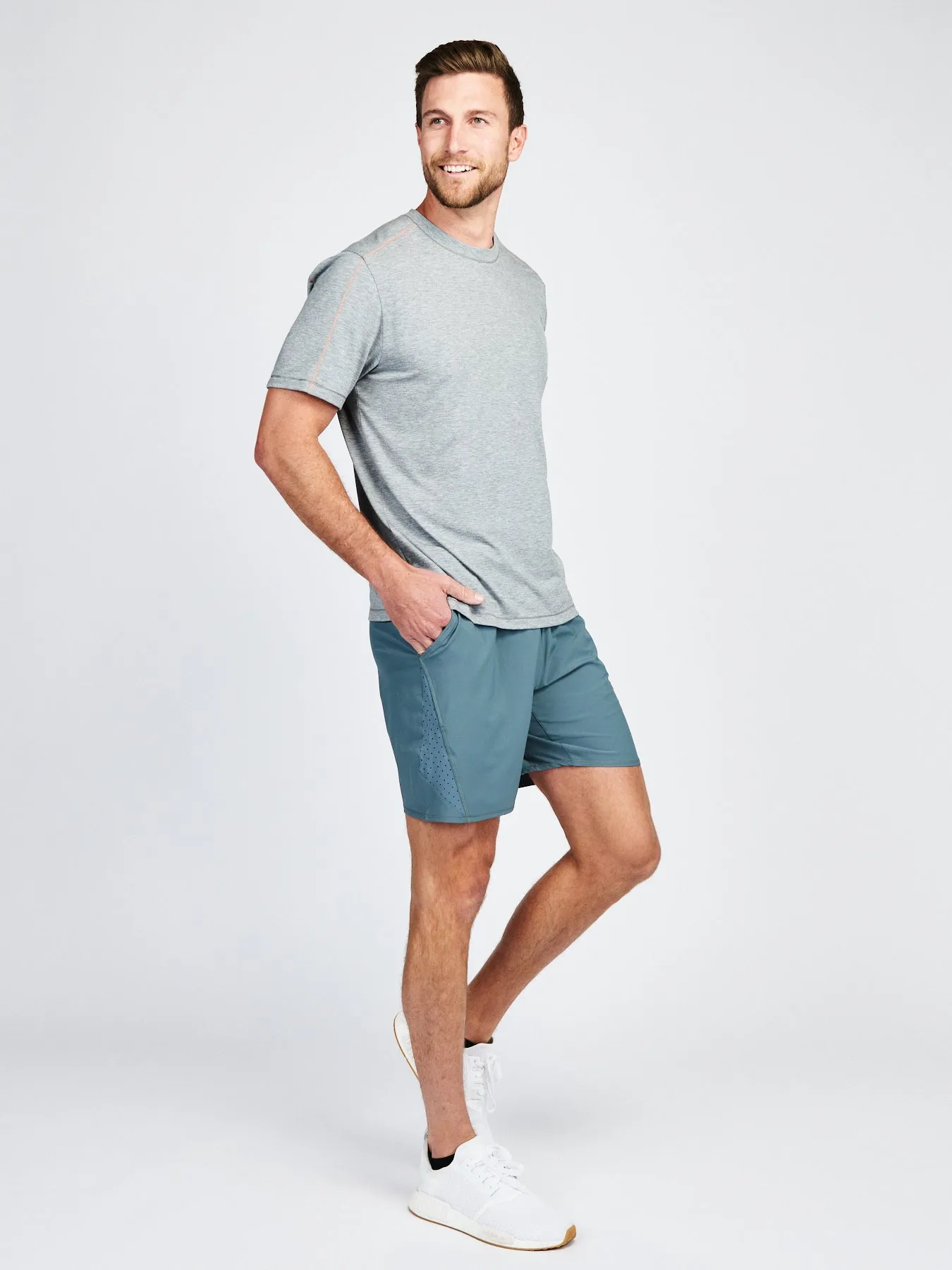 Weightless 7in Unlined Short