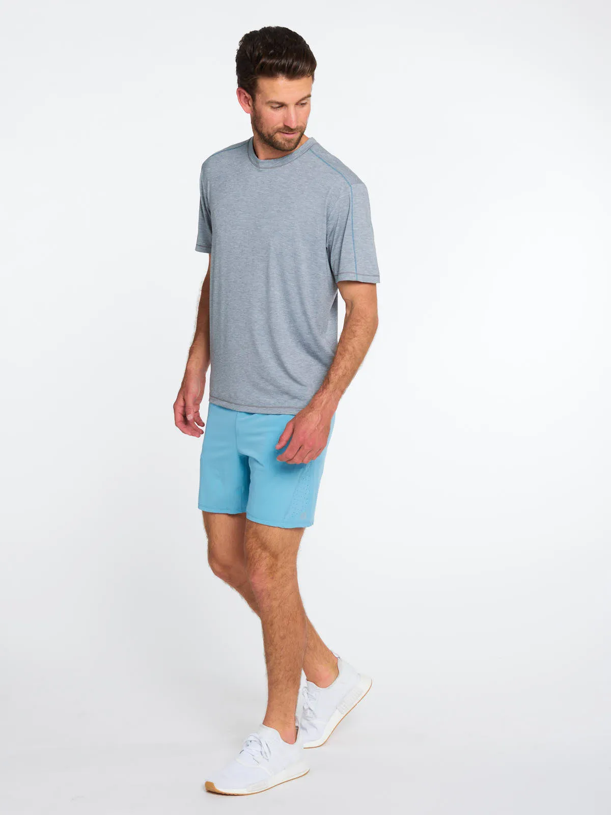 Weightless 7in Unlined Short