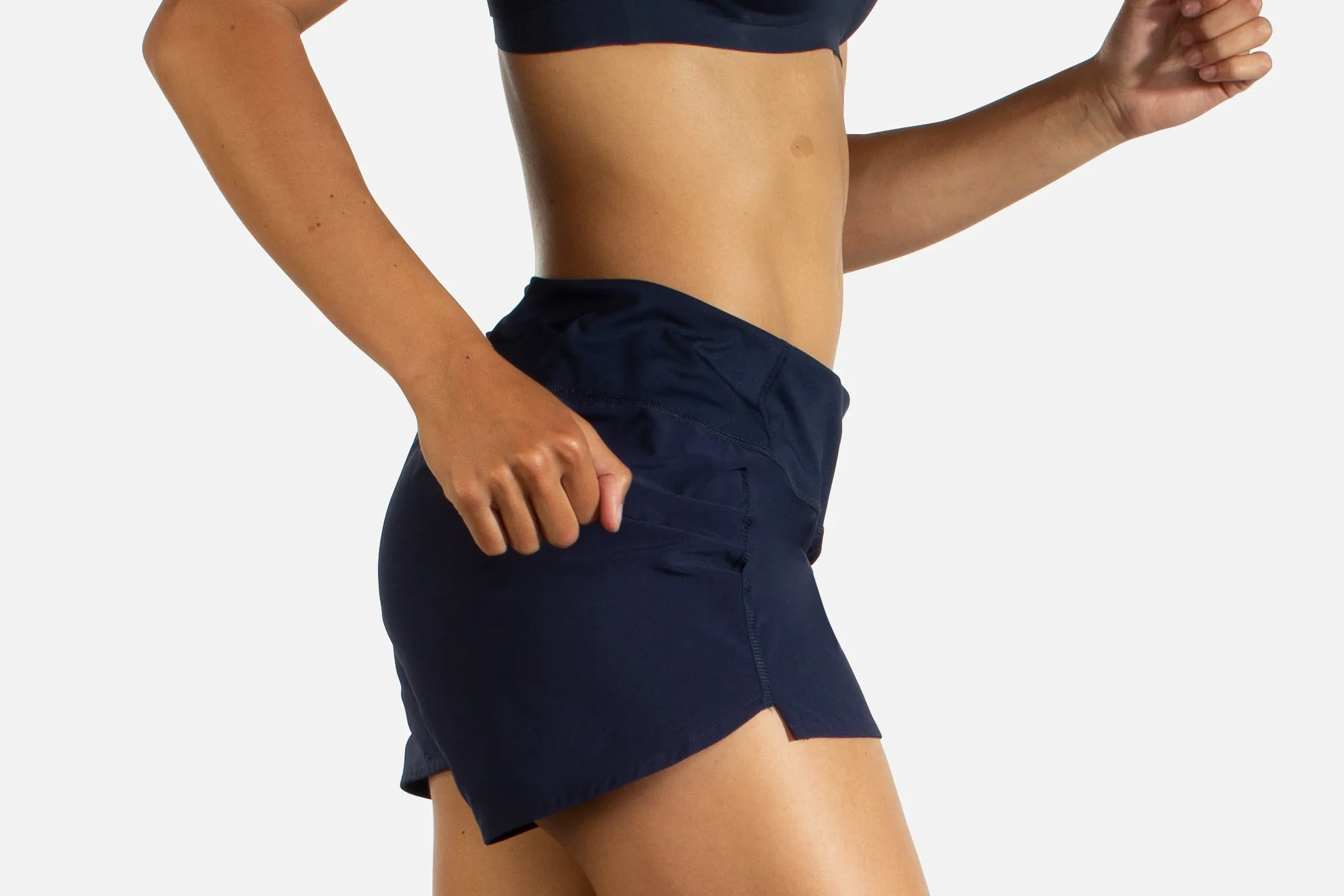 Women's Brooks Chaser 5" Short in Navy