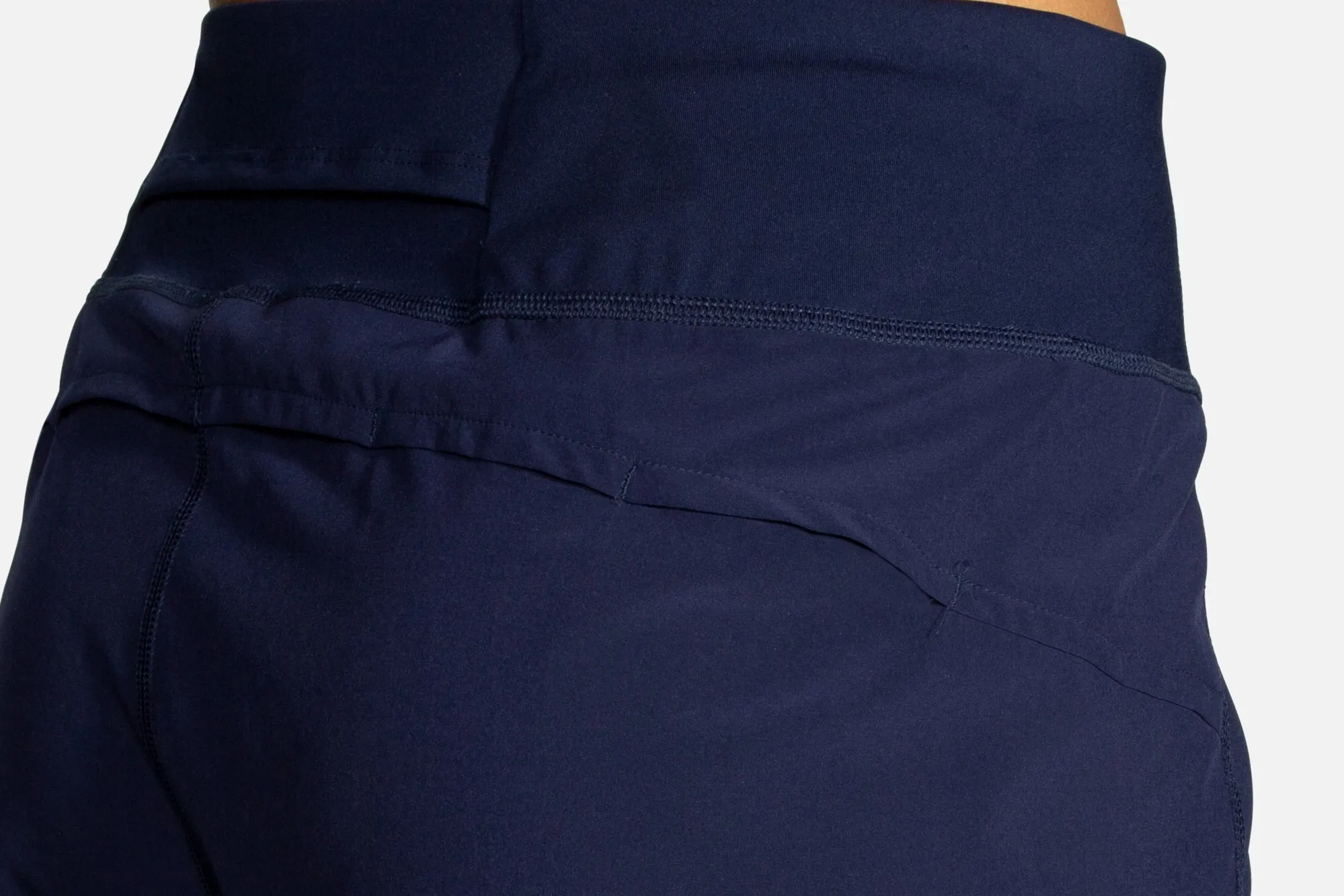 Women's Brooks Chaser 5" Short in Navy